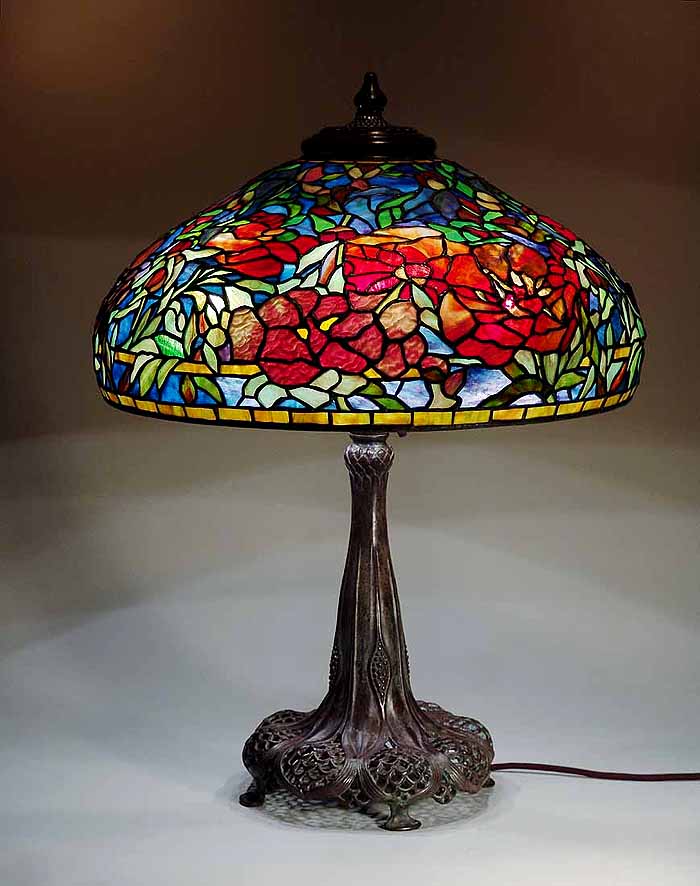 Leaded Glass & Bronze Tiffany lamp